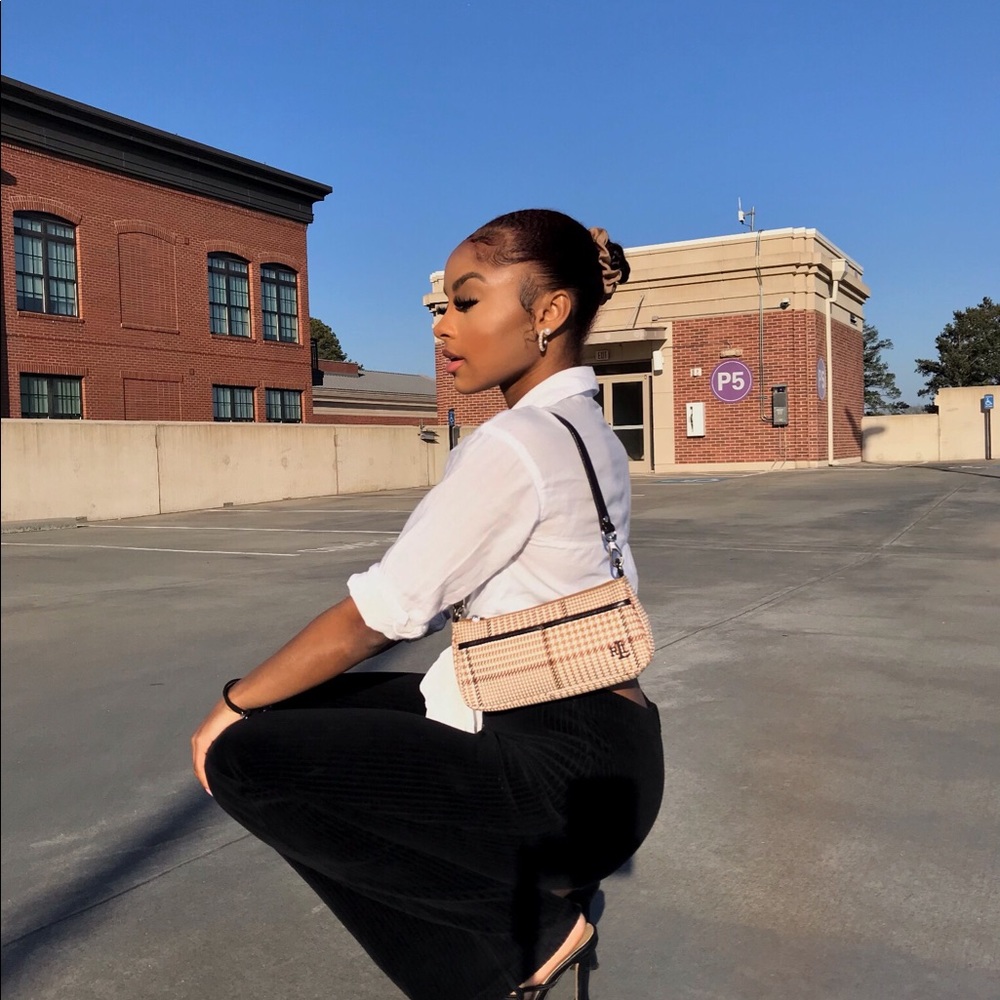 Meet your Posher, Sydney